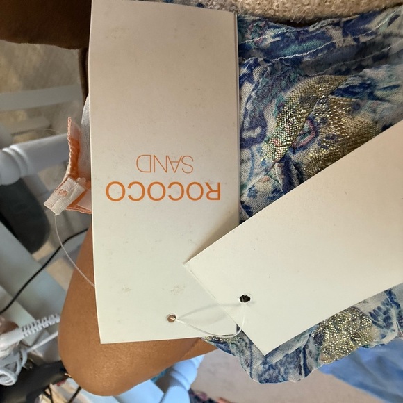 Rococo Sand Blue and White Floral Blouse - Picture 9 of 13